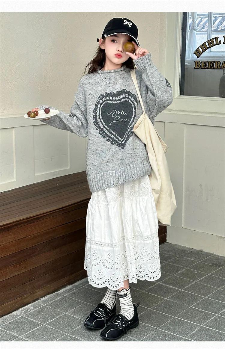 Modischer Langarm-Pullover für Mädchen mit Herz-Motiv, Grau, Herbst-Kinderpullover für Mädchen mit Herzen, Baby-Strickpullover – Detail 8