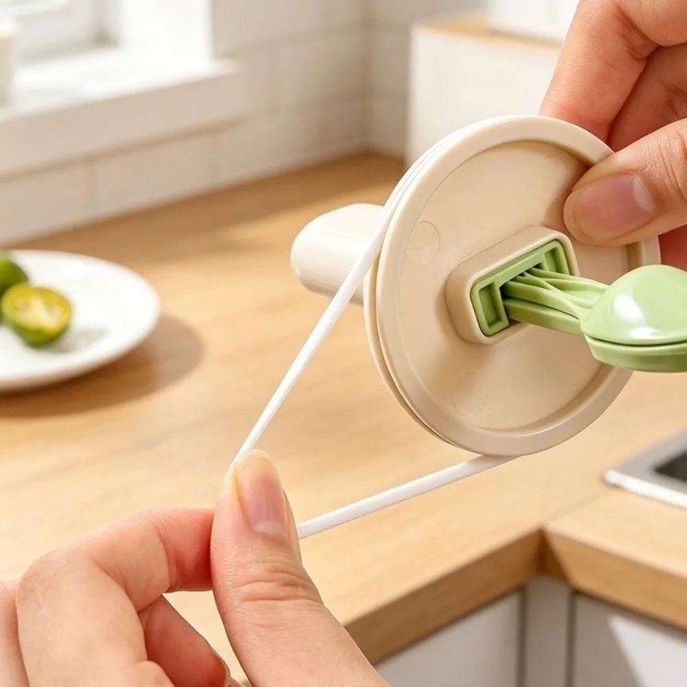 350ML Retractable Seasoning Bottle Leak-proof Sealed Salt Storage Box with Lid and Spoon Moisture-proof Spice Container