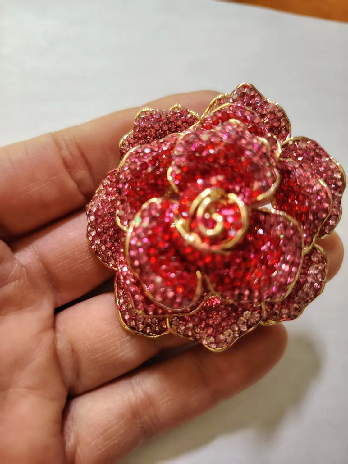 Prety  Rhinestone Crystal Rose Flower Brooch Pin Wedding Bridal Broach For Woman  Jewelry Free shipping FA5066