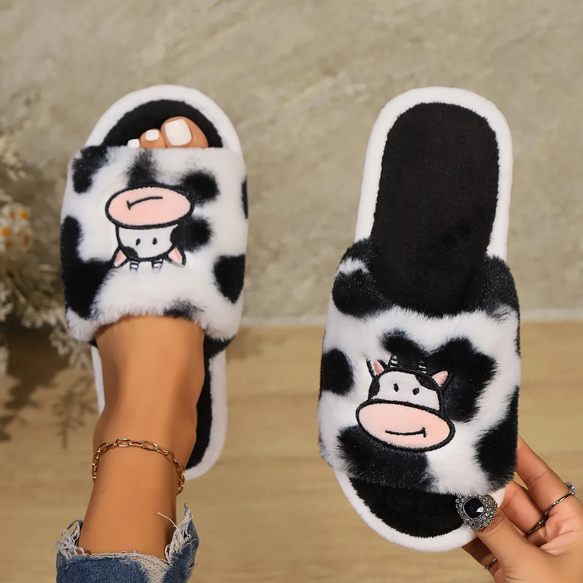 Kidmi Cute Cow Indoor House Slippers For Women Warm Fuzzy Women Slippers Casual Lovely Open Toe Slippers Antiskid Home Slippers