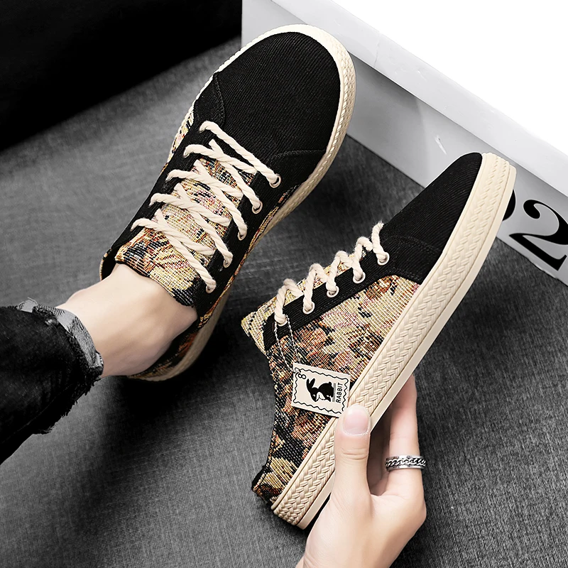 شباشب قماشية رجالية صيفية جديدة قابلة للتنفس في الهواء الطلق نعل ناعم شباشب غير رسمية صنادل الحفلات جوكر تايد نصف شباشب من القماش