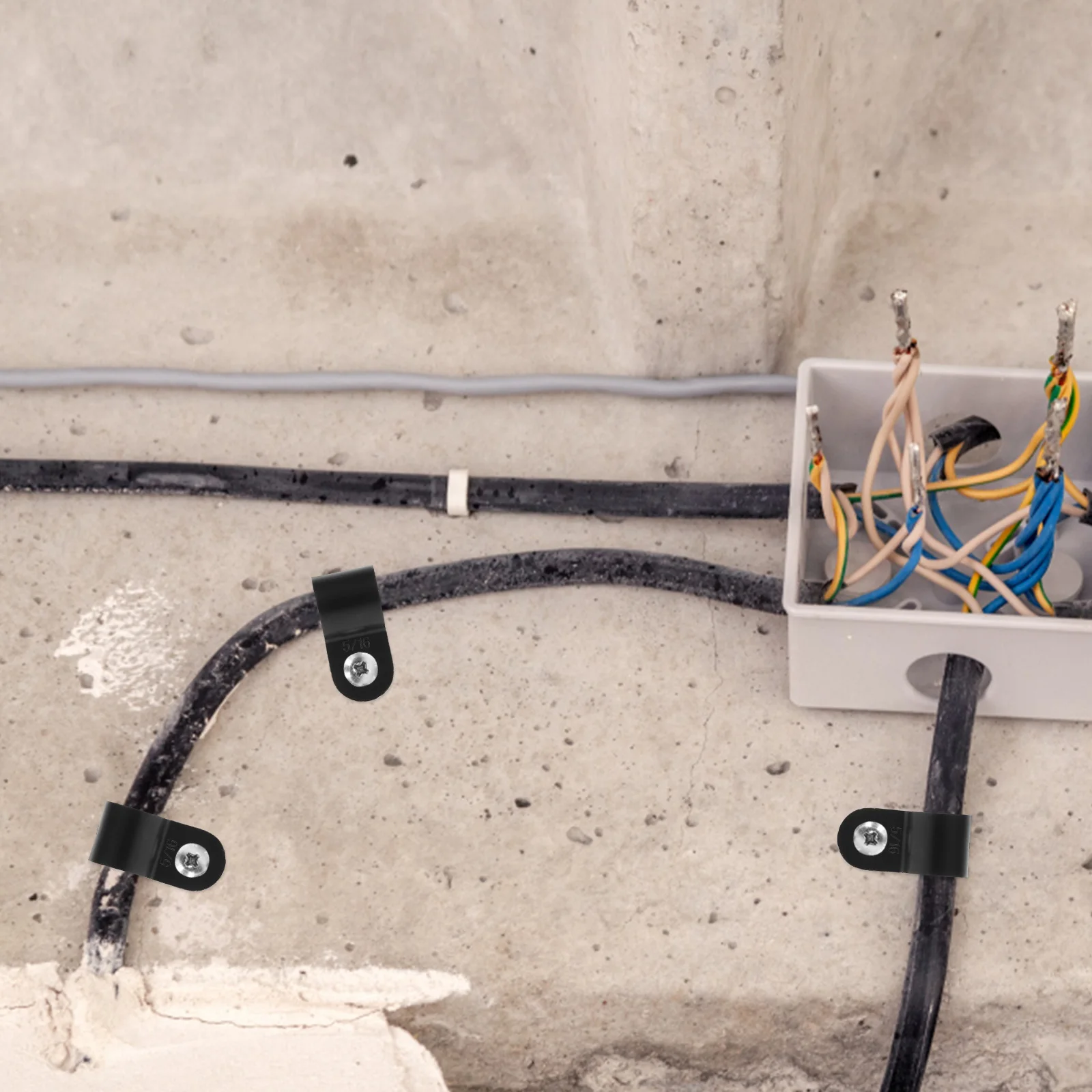 100pcs Nylon R Type Cable Clamps Wire Clips for Management 21 25mm Diameter Acid Resistant Flexible Ideal Home Kitchen