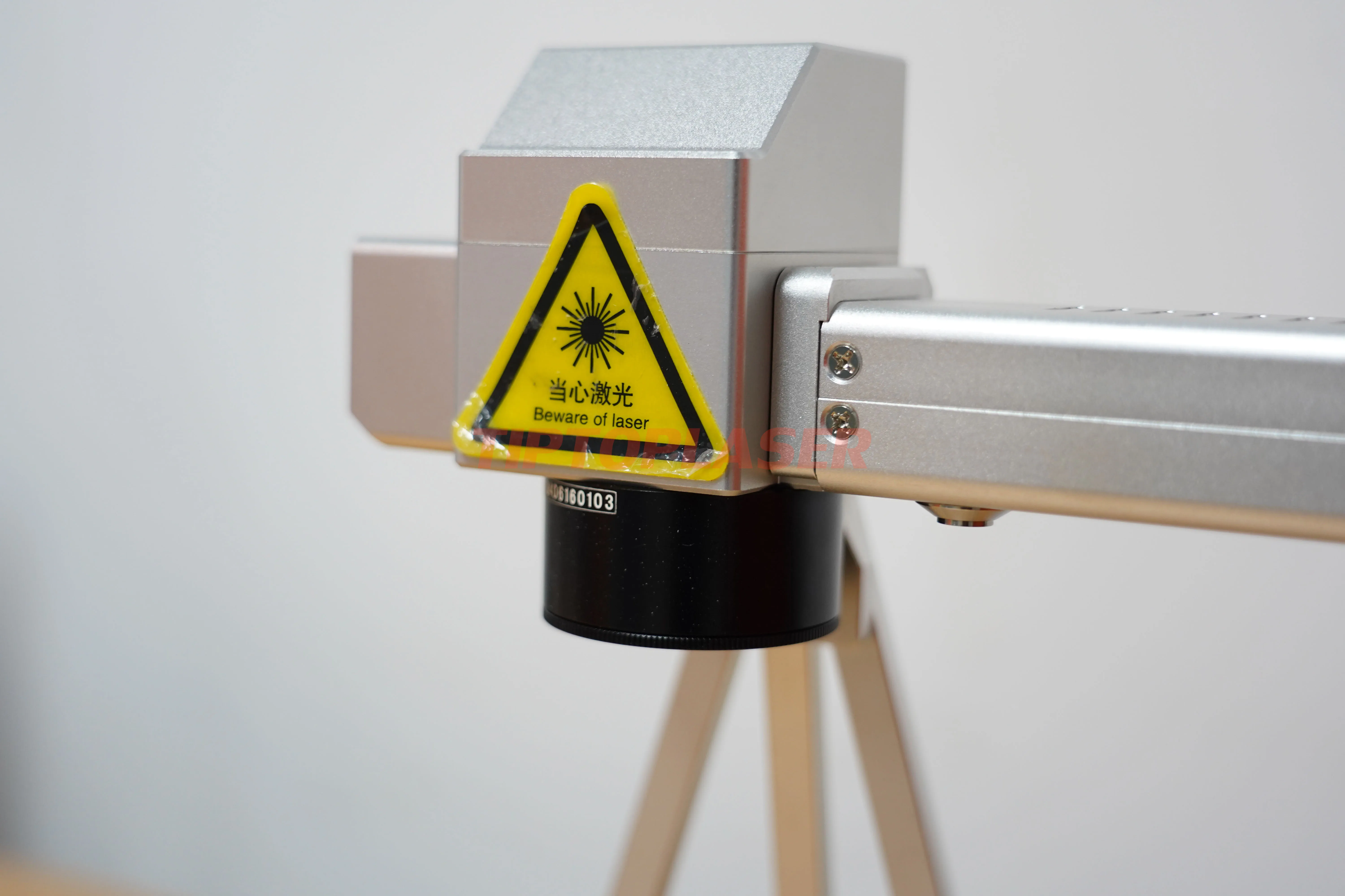 The Newest 100w 200w 300w Portable Pulse Mini 3 in 1 Marking Cutting Cleaning Machine  Cleaner Paint Removal Machine