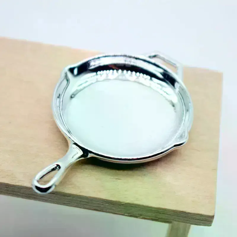 1Pcs Puppenhaus Miniatur Mini Legierung Pan Modell Küche Möbel Zubehör Für Puppe Haus Dekor Kinder Pretend Spielen Spielzeug Geschenk