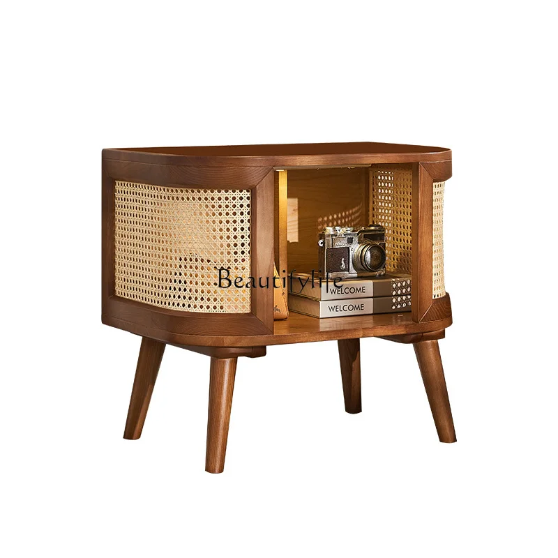 

Simple Nordic solid wood rattan bedside table, a few small storage cabinets by the sofa