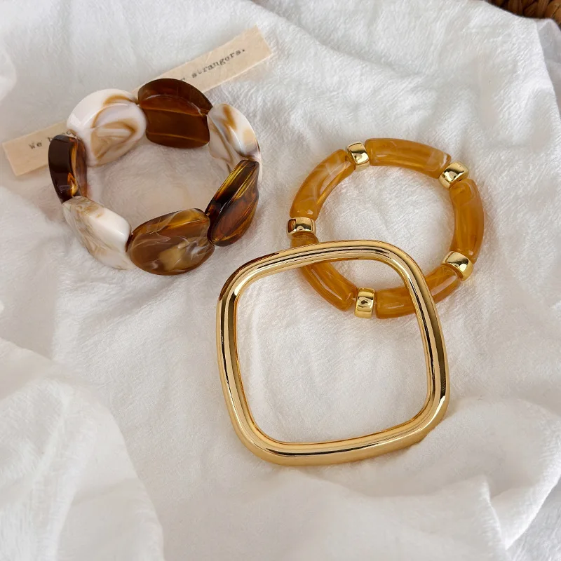 Bracelet Square Metal Smooth Amber Grain Elastic Stretch Retro Vintage Classic Travel Photoshoot Accessory for Women