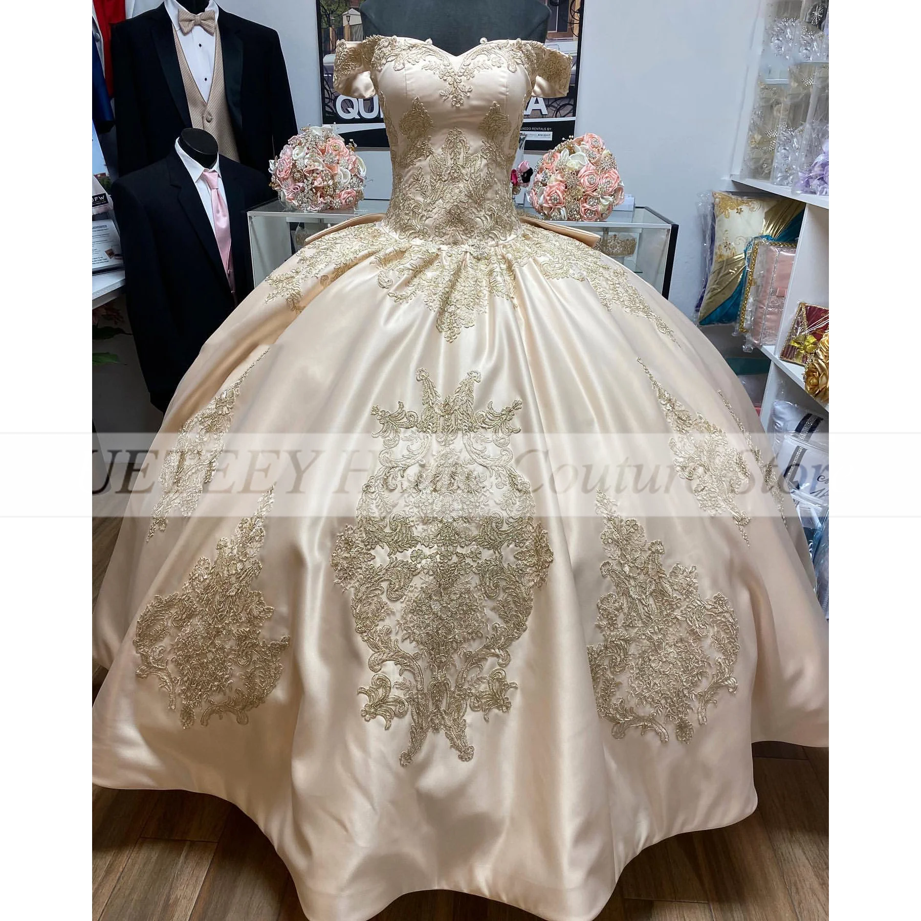 New Champagne Quinceanera Dress Satin Appliques Strapless Bow Princess Ball Gown Formal Prom Dresses Vestidos De 15 Años