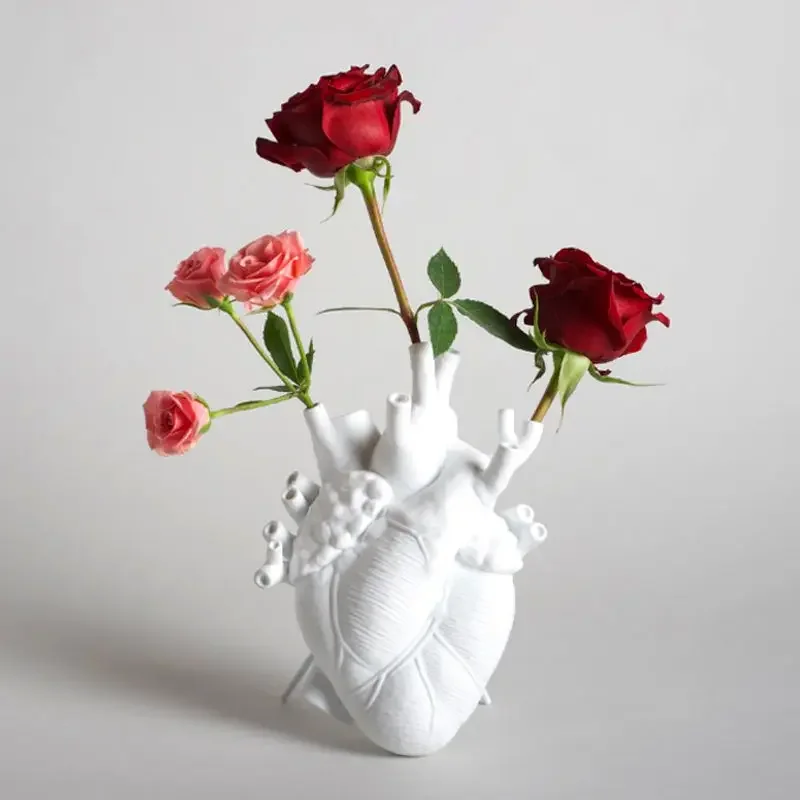 

European Decor Resin Vase Heart Shaped Flower Pot Living Room Decoration Vase Sculpture Art Desktop Decoration Ornaments Home