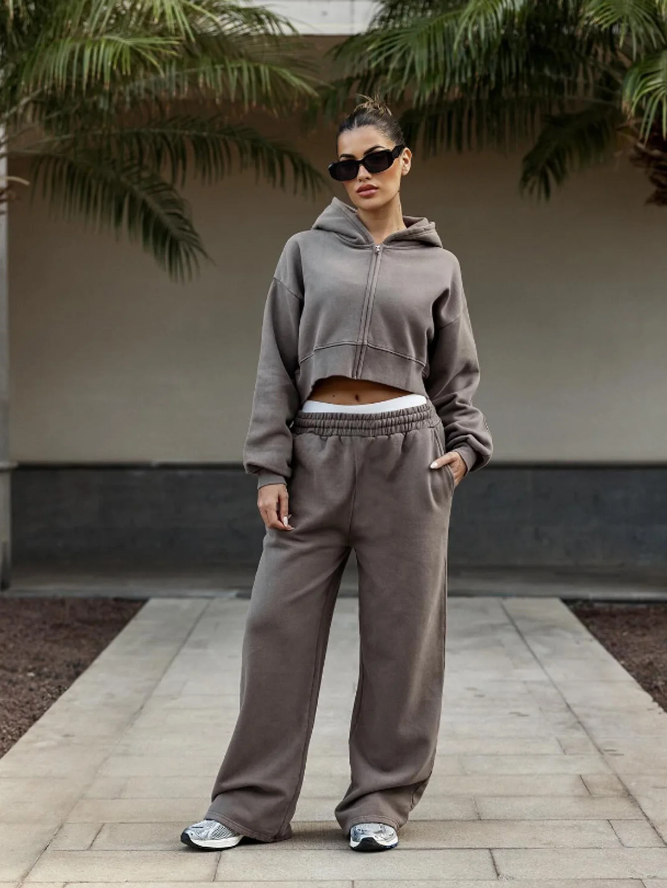 

Женский зимний осенний комплект свитшотов с капюшоном, короткий топ с длинными рукавами и брюки на талии с завязками, повседневная спортивная одежда для женщин