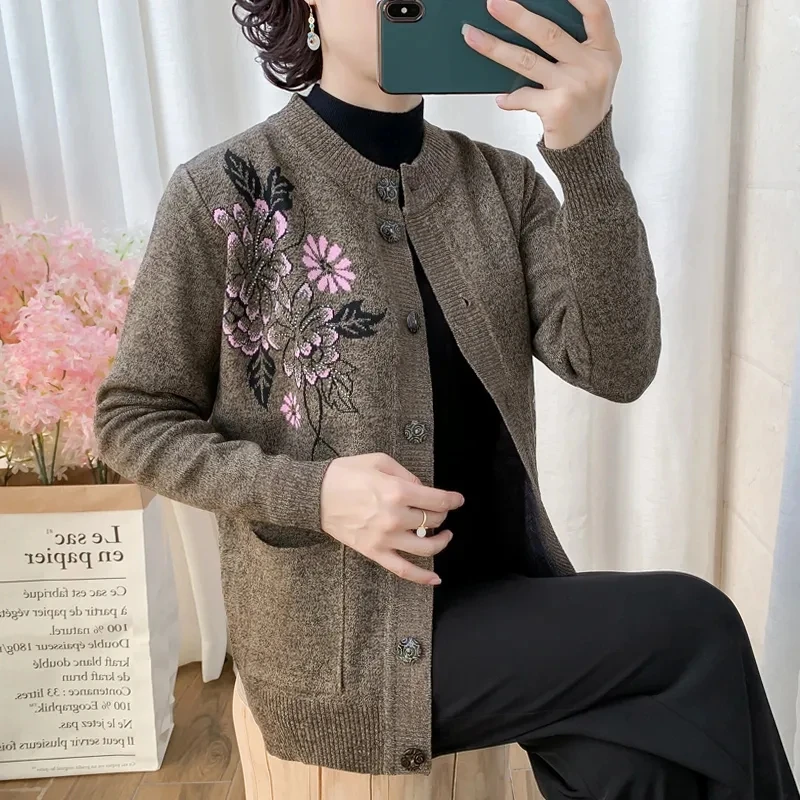 Middle-Aged And Elderly mothers Spring Autumn New  Knitted Cardigan Loose Sweater Coat Knitted Outside Keep Warm Primer Shirt  