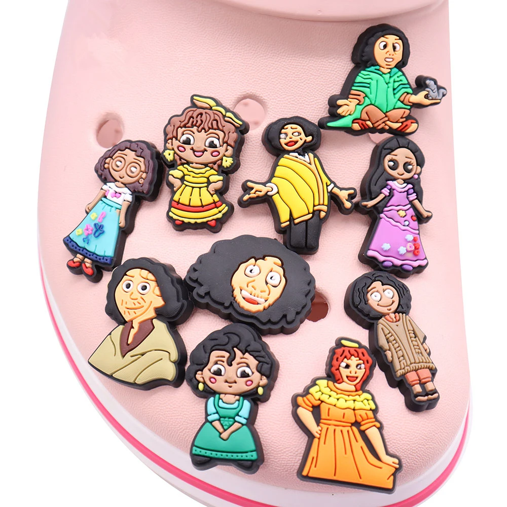 25 pz Encanto Magical Girls Mirabel PVC bambini Disney scarpe Charms decorazioni Madrigal Family sandalo fibbia zaino fai da te