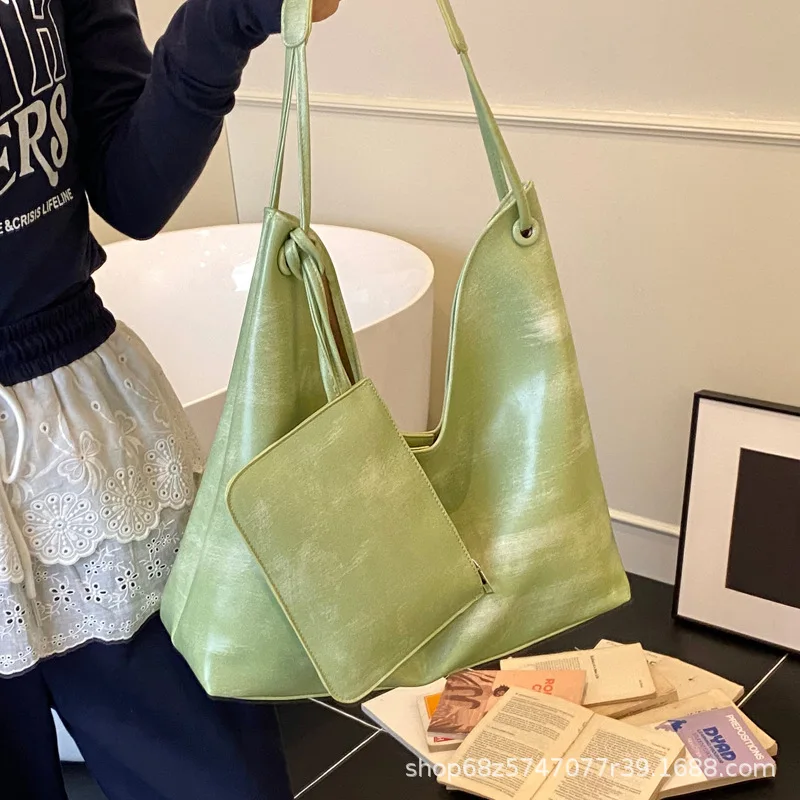 

Oil Wax Leather Simple Tote Big Bag for Women 2025 New Fashionable Large Capacity Shoulder Bag Casual Armpit Bag
