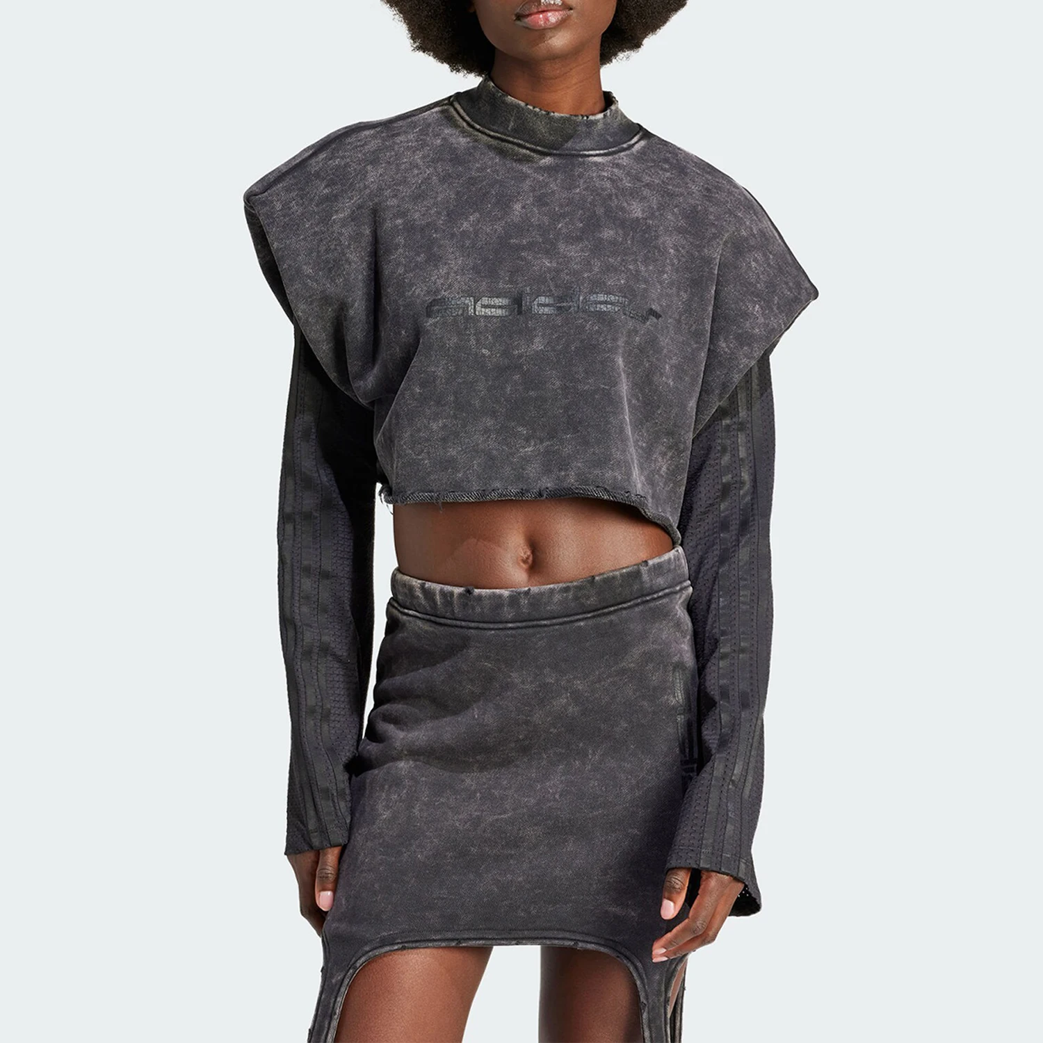 

Оригинальный женский спортивный топ свободного кроя Adidas Trefoil New Season IR8352