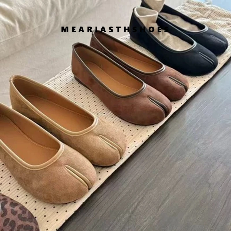 

2026 Spring Summer Women's Tabi Shoes Pig Toe Slippers Lazy Person Horse Hoof Shoes Rubber Upper Split Toe Shoes Women Mary Jane