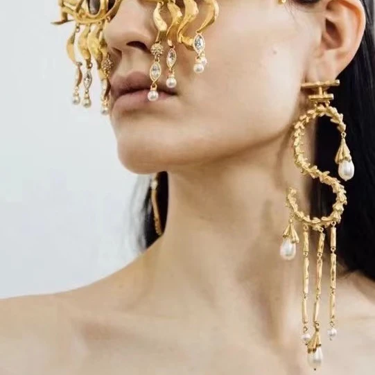 2026 Europe Brass Gold Plated Pearl Letter Classic Long Luxury Earrings Women Party Dinner Designer Jewelry