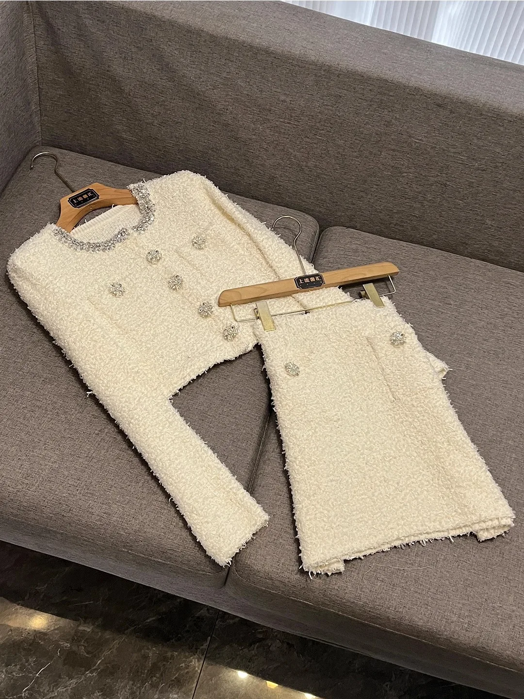 

Ele вязаный открытый кардиган со встроенным бриллиантами, топ и юбка ter для женщин, модная осенняя коллекция X582