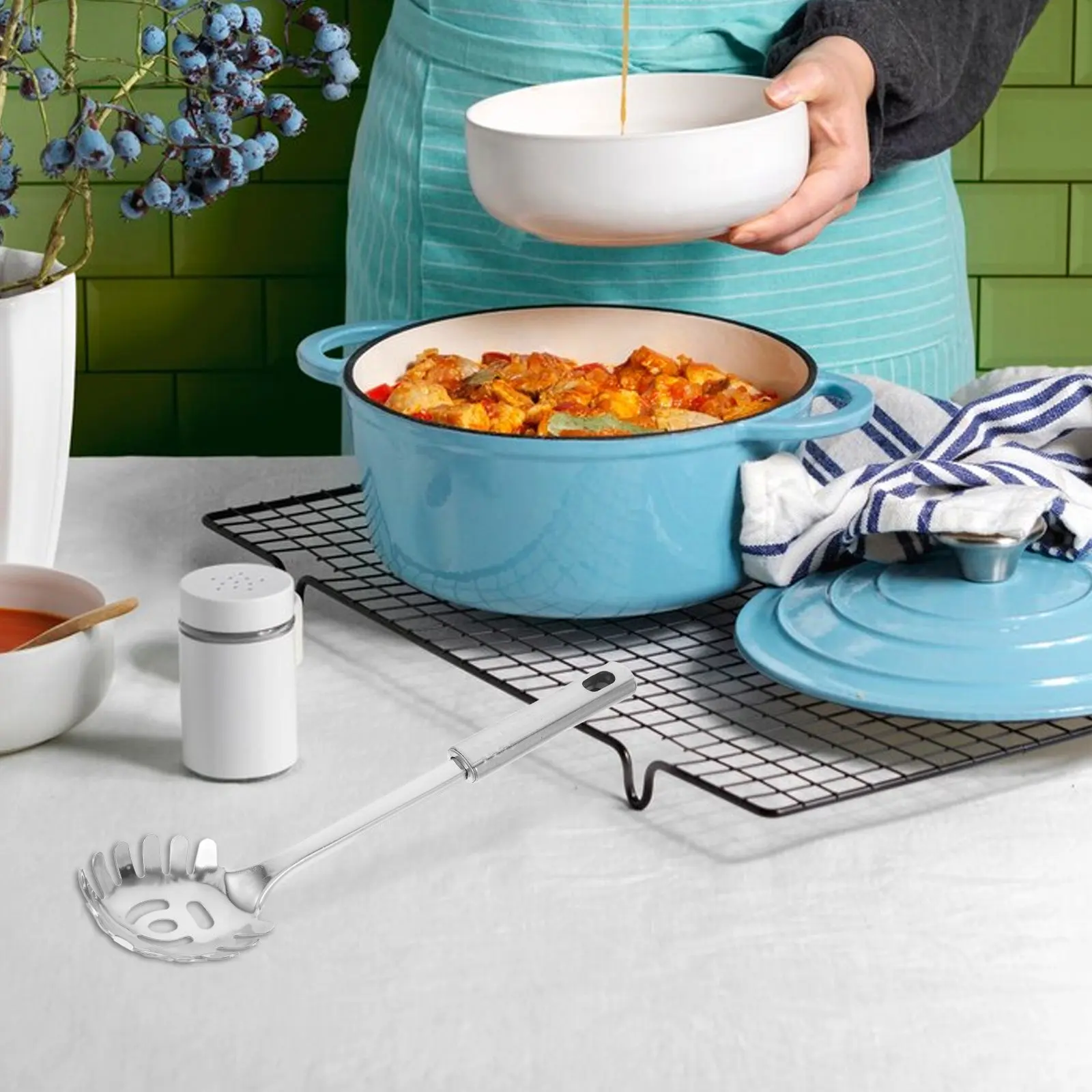 Cuchara Coladora de Fideos de Acero Inoxidable con Mango Ergonómico, Cuchara para Servir Pasta, para Cocinar y Servir Espaguetis, Dumplings y Huevos