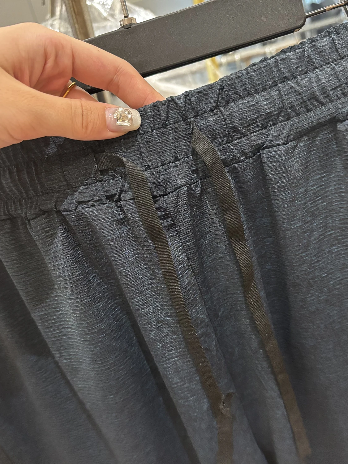 

Homesi 3S Sports Qui Dry Summer Thin Smooth Cool Feeling Breathable Casual Simple orts Five-Quarter Pants for Men