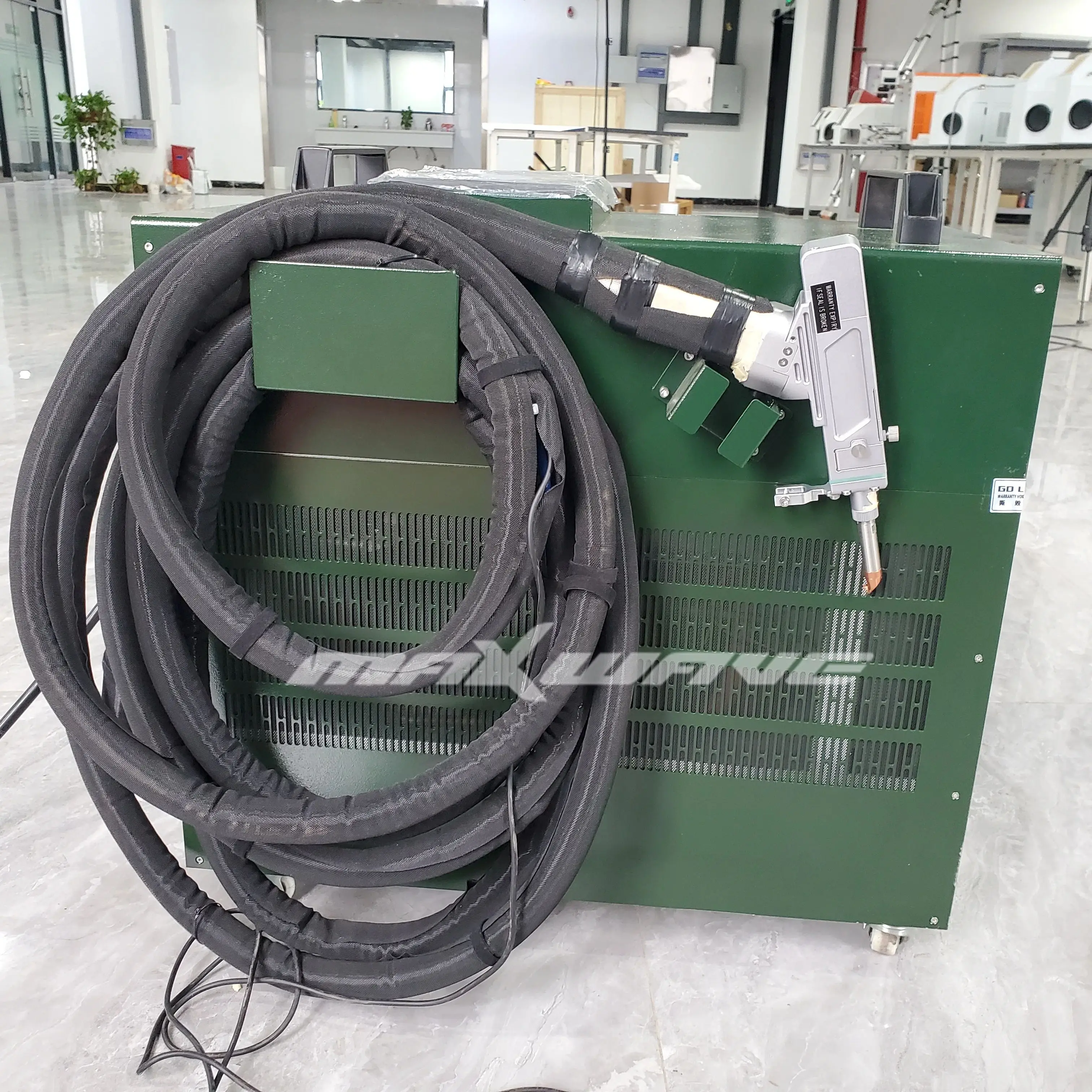 Outstanding Hand-held Fiber Laser Welding Machine Air Cooling 1500W For Metal Stainless Steel Aluminum Laser Welder