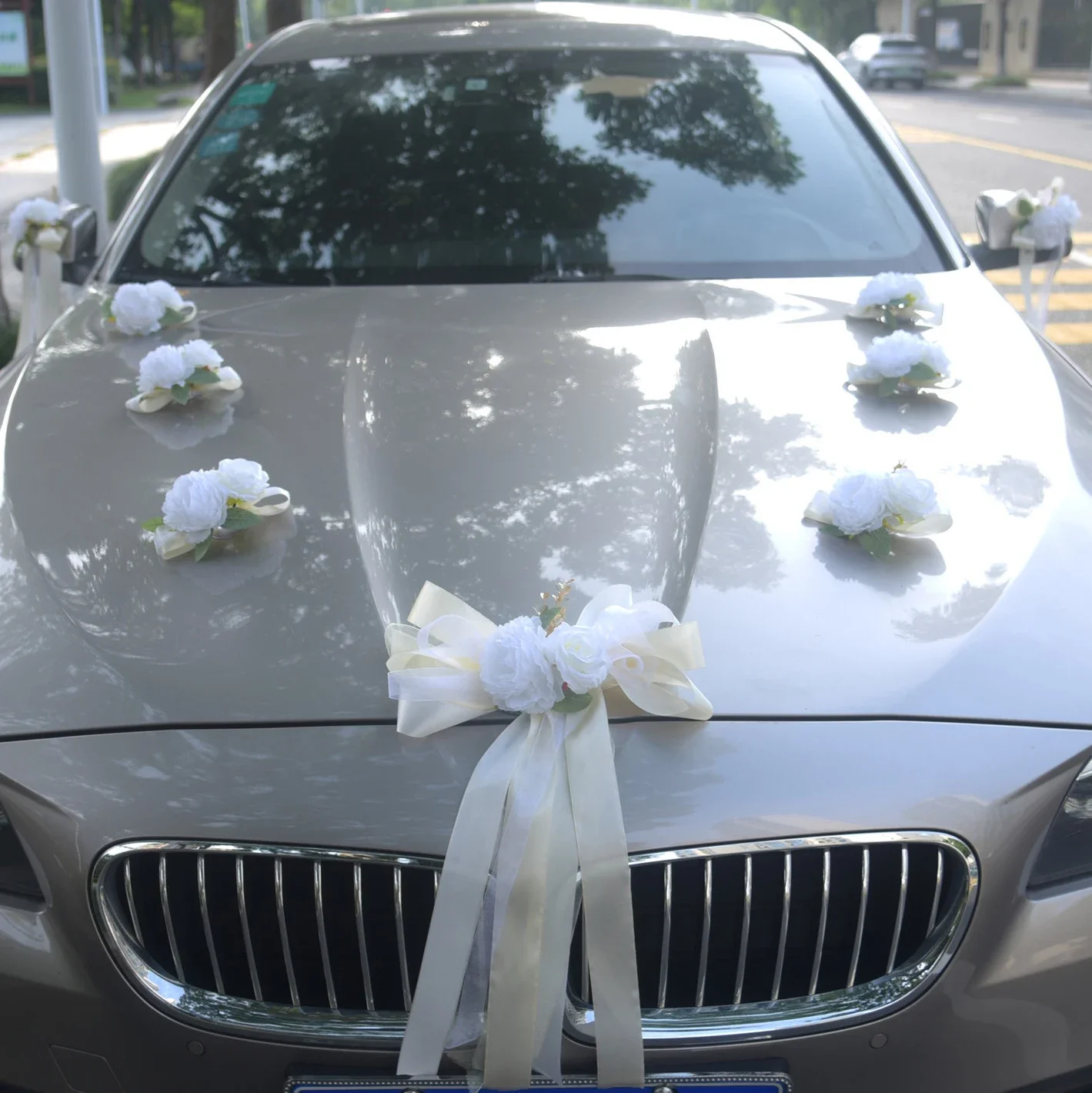 Yannew 13pcs Wedding Car Decoration Flowers Kit White Aftificial Rose with Ribbon for Just Married Car Door Handle Decoration