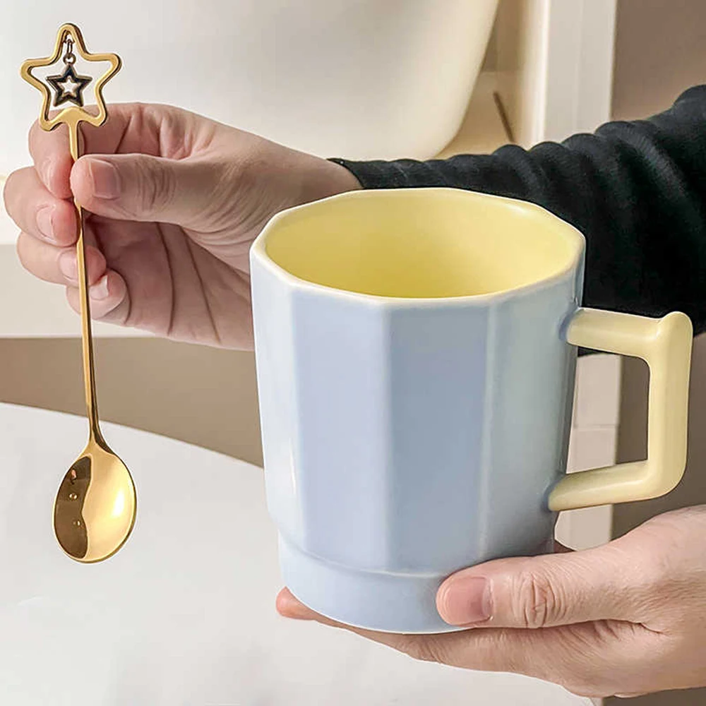 

Керамическая кружка контрастного цвета, 390 мл, с крышкой, ложкой, простой стиль, креативный дизайн, чашка для воды, мужские и женские кружки для кофейной пары