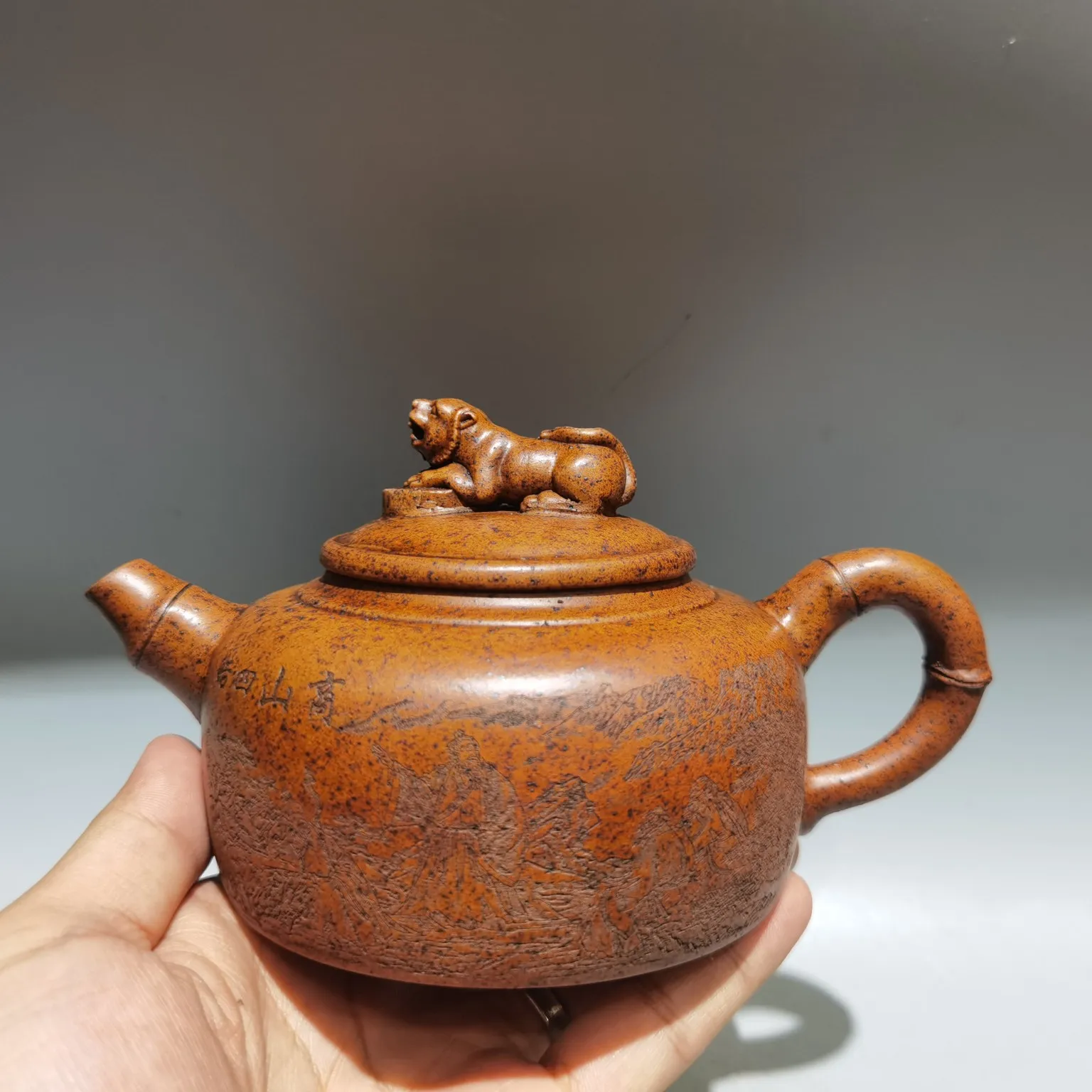 

jiangsu Yingxing redware ceramic tea-pot Engraved poetry and patterns Tiger covered bamboo pot Teapot Kettle Flagon Tea Ceremony