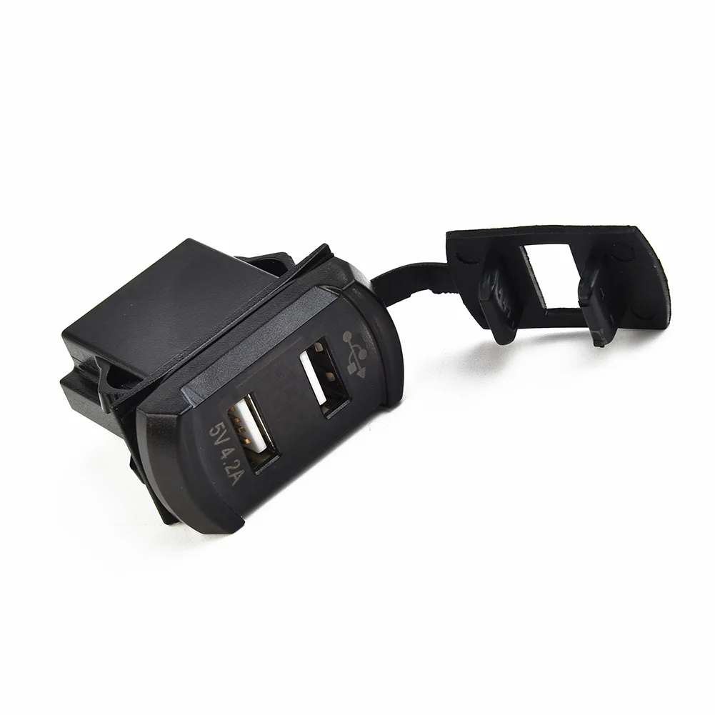Practical Digital Display Voltmeter & Cable 12V Car Charger Dual USB Dustproof LED Large Capacity Switch  Practical