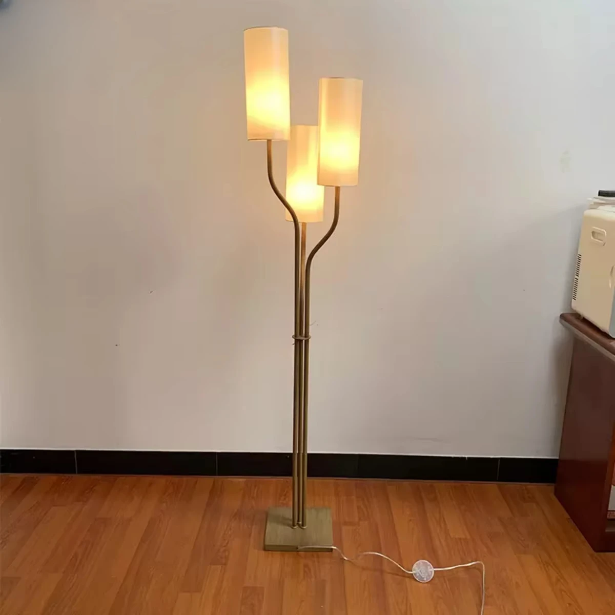

New Vintage Factory New Design Strength Lighting Luxury Table Lamp LED Corner Standing Floor Lamp for Living Room