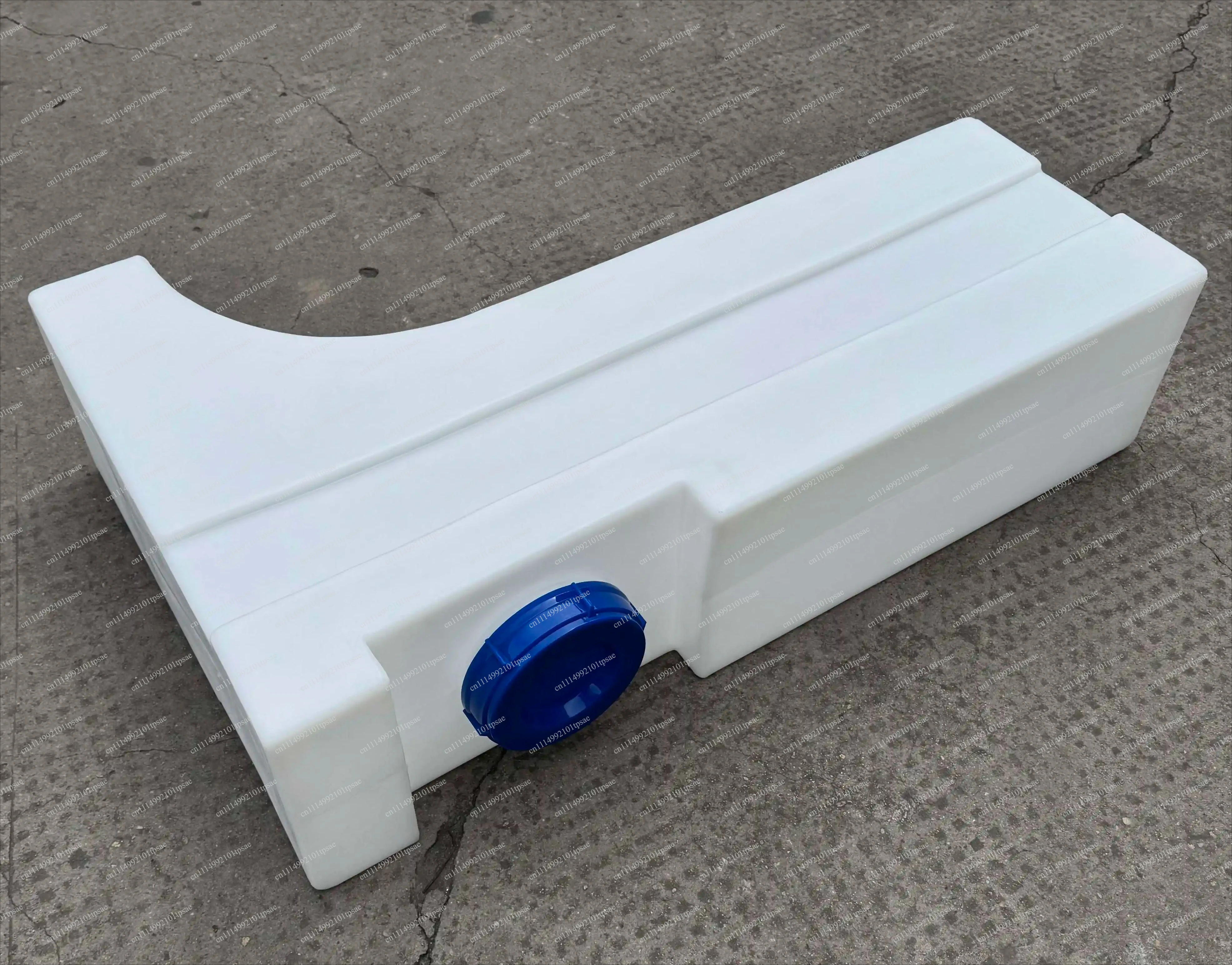 Thickened PE water tank RV RV RV with covered refrigerated container heavy-duty portable