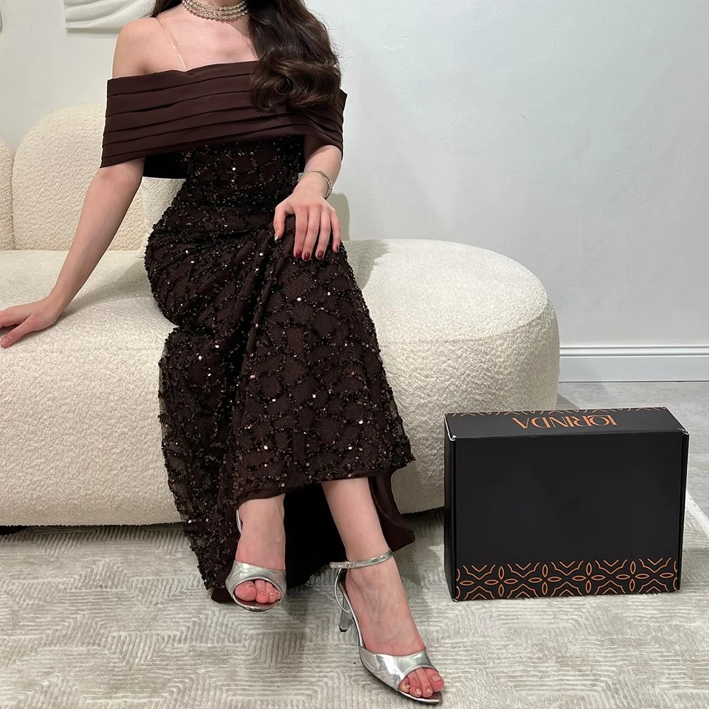 ชุดราตรีทรงเอไลน์แบบสั่งตัด ยาวกรอมพื้น แบบเปิดไหล่ ไม่มีแขน ชุดออกงานพรอม แฟชั่นประดับเลื่อม จับจีบด้านหลัง เปิดหลัง ชุดงานเลี้ยง