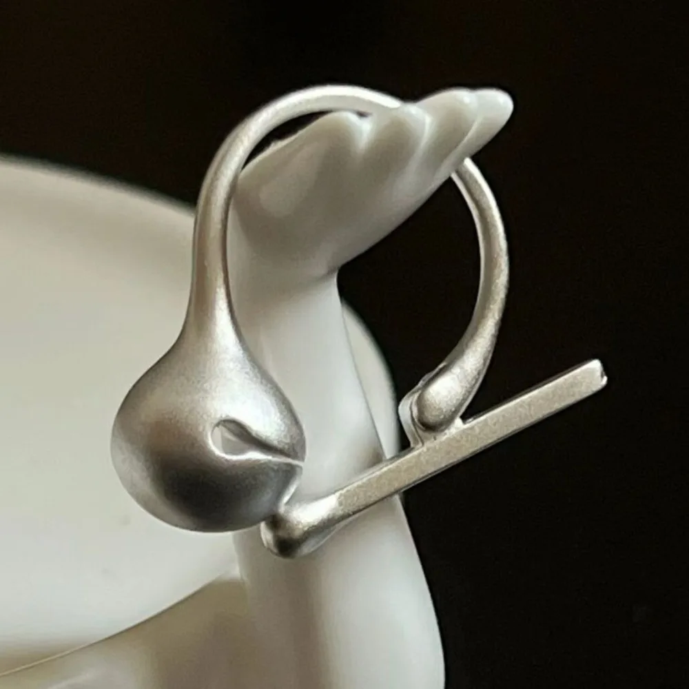 Новинка, забавное деревянное кольцо в форме рыбы, модное дизайнерское Открытое кольцо, кольцо из сплава для женщин и девочек, игрушки для снятия стресса, ювелирные изделия Новинка, забавное деревянное кольцо в форме рыбы, модное дизайнерское Открытое кольцо, кольцо из сплава для женщин и девочек, игрушки для снятия стресса, ювелирные изделия