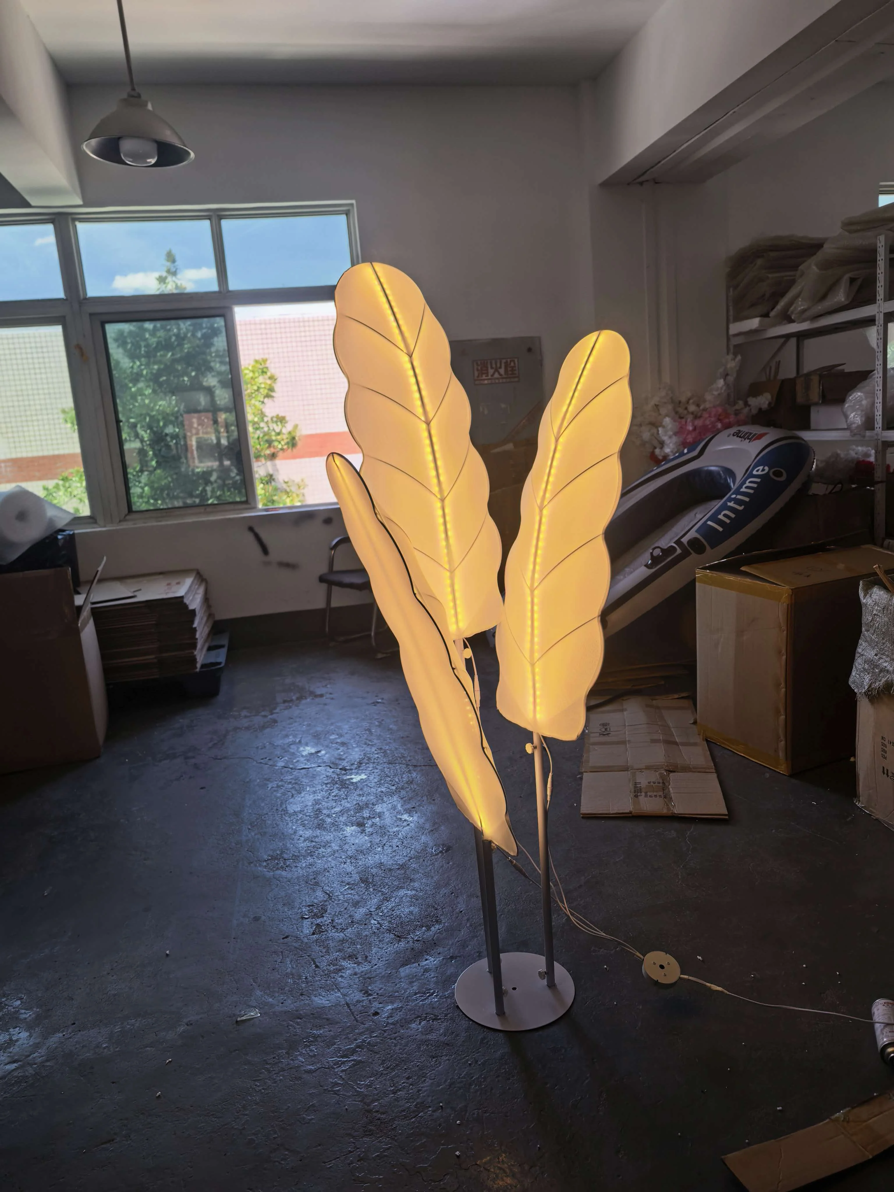 4pcs Wedding decoration props, luminous plantain leaf feather butterfly , wedding road guide creative stage background