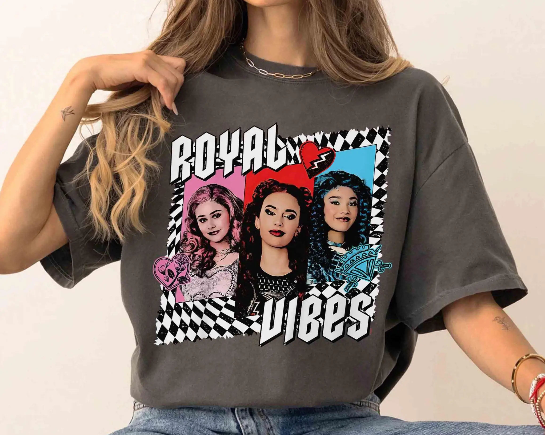 Camiseta Disney Descendientes 4 The Rise of Red Trio Royal Vibes, camiseta de película Disney Descendants 4, camiseta familiar de Disneyland