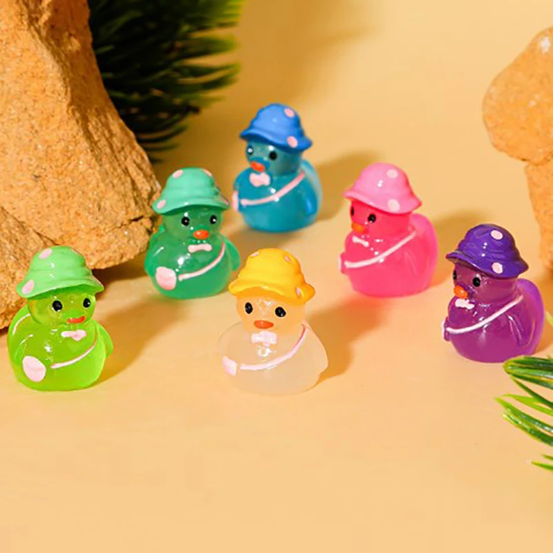 1PC Cute Animals Micro Landscape DIY Accessories Luminous Mini Backpack Duck With Big Hat Fluorescence Fairy Garden Decoration