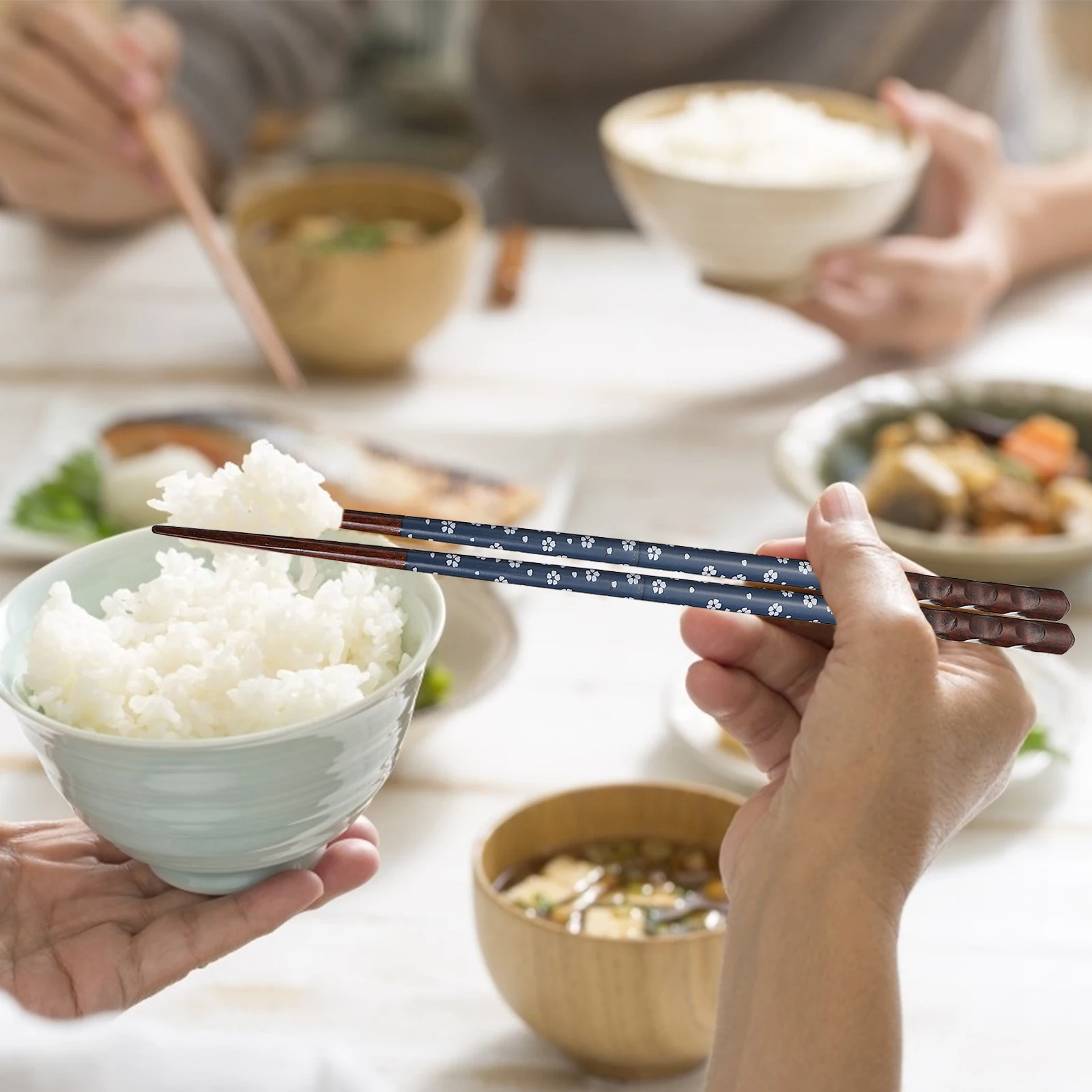 1 Set 4 Pairs Wooden Chopsticks Chopstick Holder Food Grade Smooth Lightweight Portable Travel Camping Picnic Home Tableware