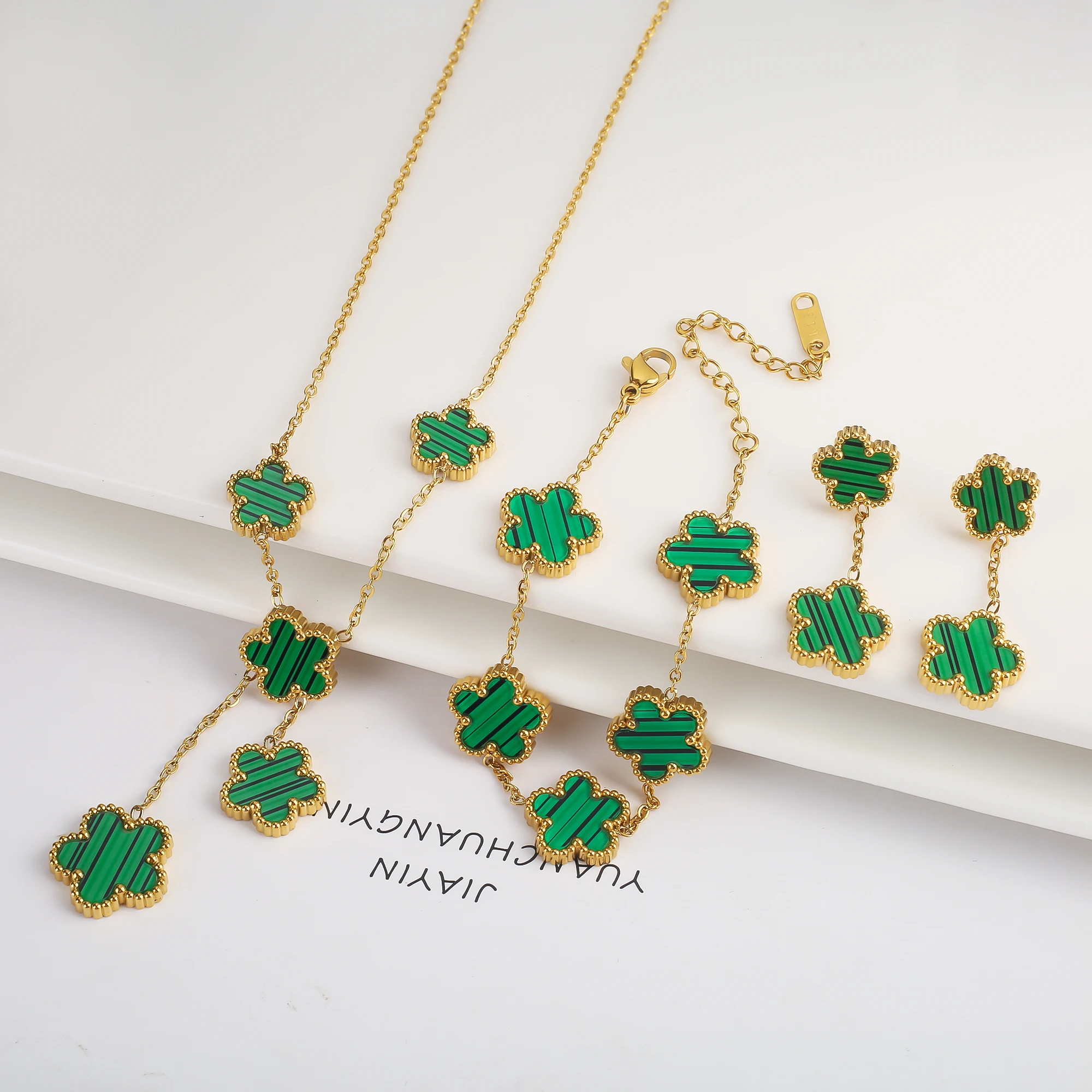 3pc 18k Gold-Plated Five-Leaf Flower Necklace Earrings Bracelet Set