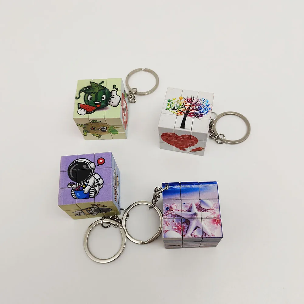 Pop Fidget Panda Keychain Cute Panda Design, Stress Relief, Plastic Material, Suitable for Ages 14 And Up