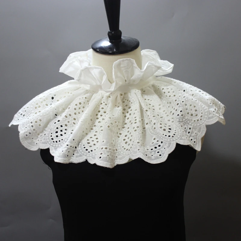 gola-removivel-bordada-com-babado-e-gola-alta-branca-para-decoracao-de-vestuario
