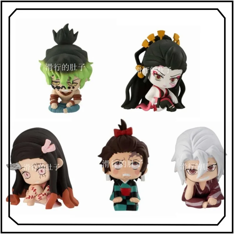 Demon Slayer Gashapon Giyuutarou Daki Q-versione Postura seduta Design Squisito ornamento Action Figure Collection Modello giocattolo