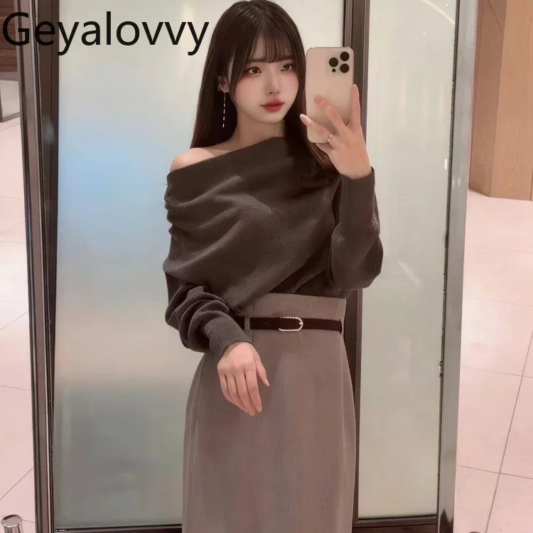 

Japanese Style Elegant Versatile Off-shoulder Pullover Sweater for Women Autumn Ruched Batwing Sleeve Slimming Knitted Top