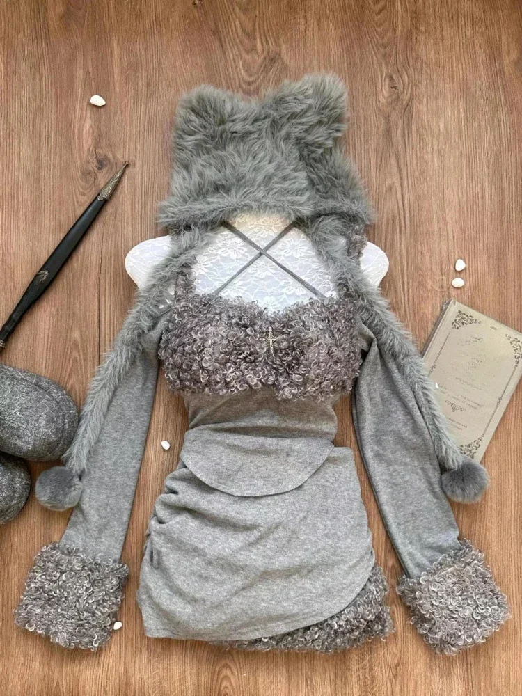 

Корейский сексуальный комплект из двух предметов, женский меховой лоскутный топ с нерегулярной лямкой на шее и открытыми плечами + плиссированные юбки в стиле гранж, эстетический наряд Y2k