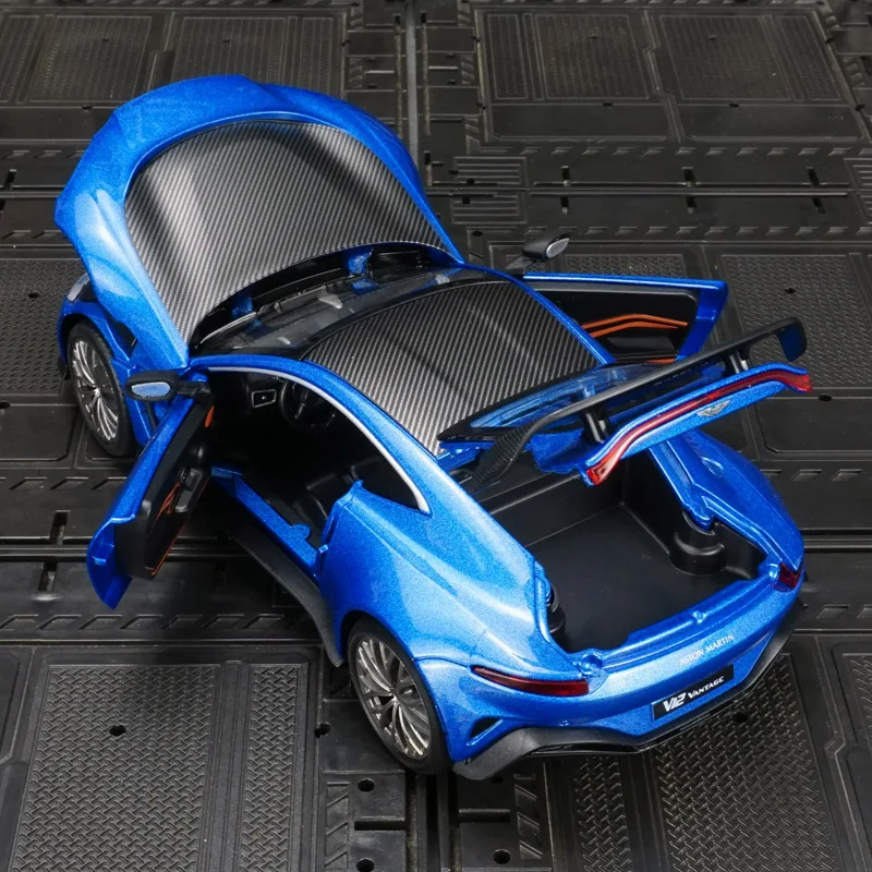 1: 24 Aston Martin VANTAGE V12 supercoche de aleación modelo colección de accesorios de coche puertas y capó de motor, el maletero se puede abrir