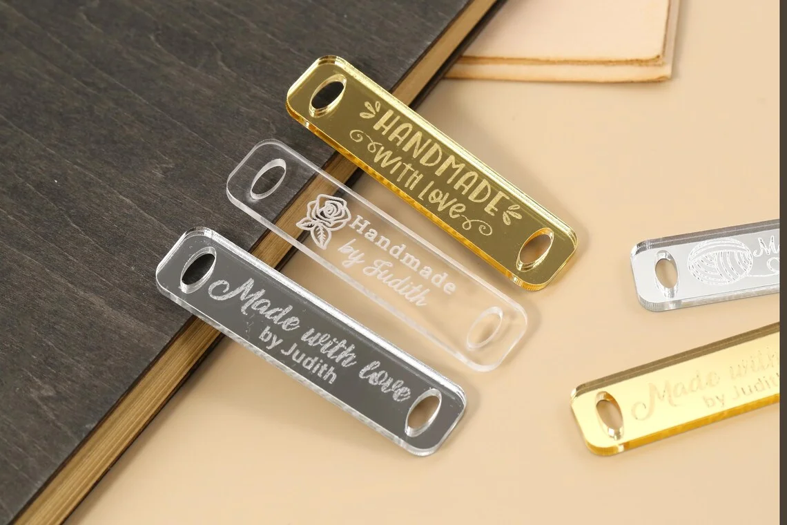 30/50/100pcs Personalized Hand Made Clothe Label Tag Engraved Acrylic Clothing Tags Handmade DIY Bag Sewing Garment Accessories