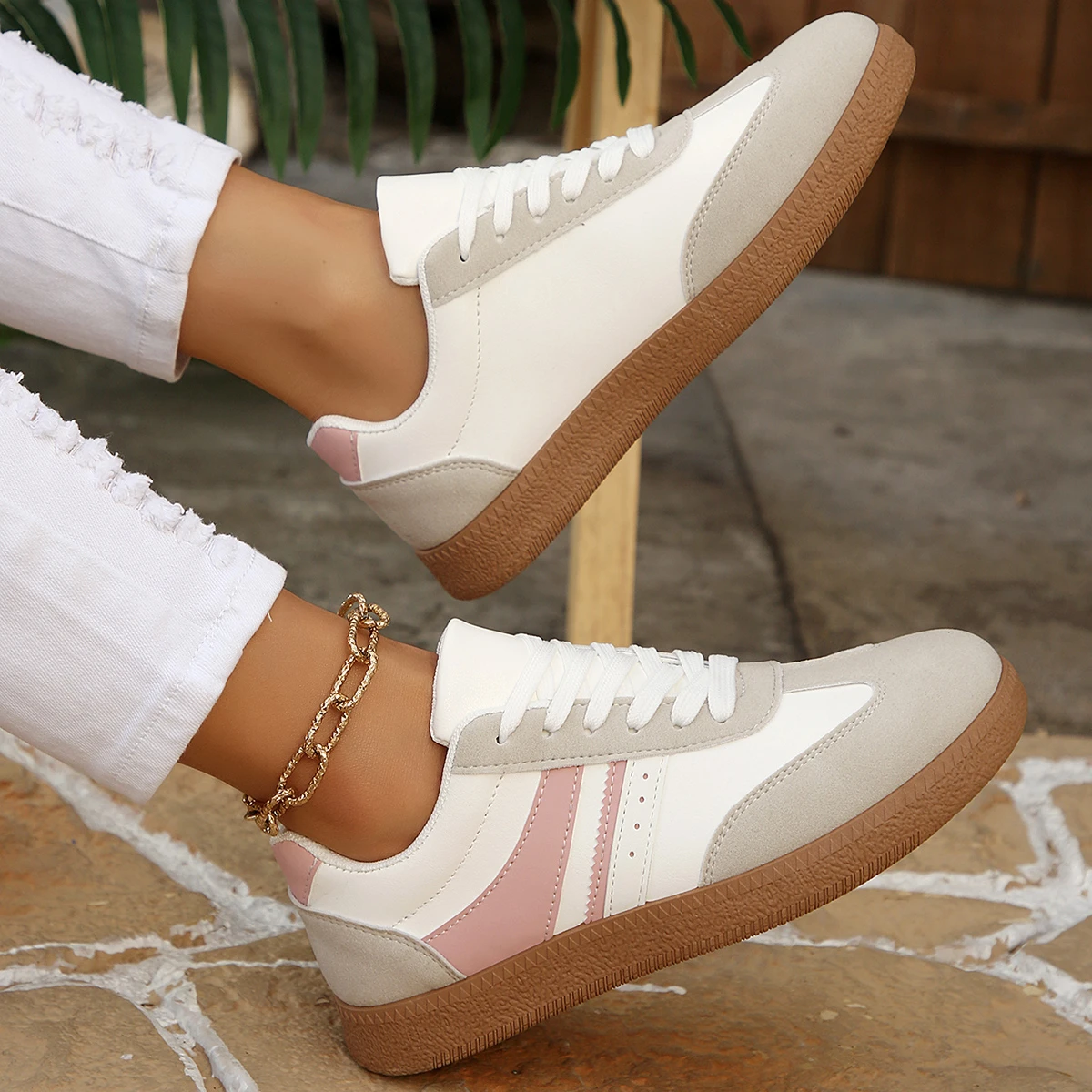 2026 Herbst Damenmode Wildleder-Sneaker mit Doppelschnallen-Metalldetails Leichte Atmungsaktive Bequeme Freizeitschuhe – Detail 5