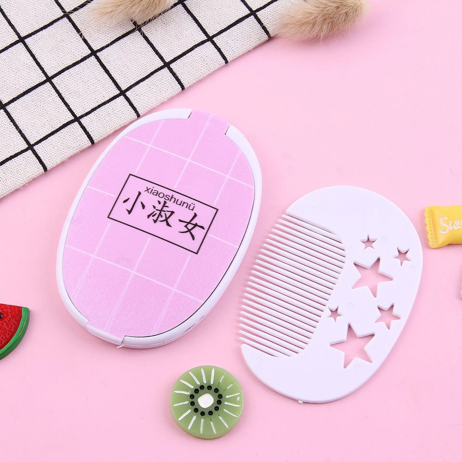 Mini Mirror Foldable Cute Makeup Mini Mirror for Female Students Korean Version Portable Creative Mini Mirror