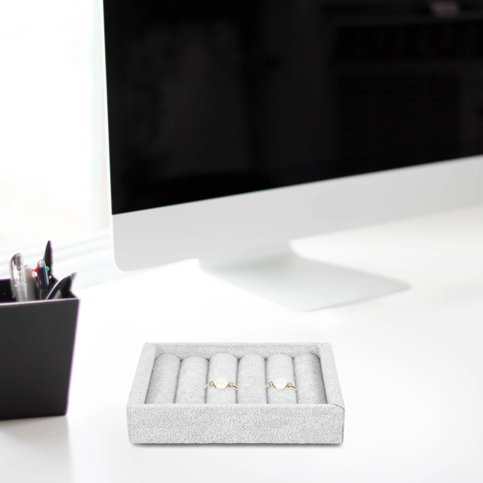 

Luxury Lint Jewelry Tray for Women Organized Rings and Earrings Storage Portable Elegant Display Stand for Dressing Table