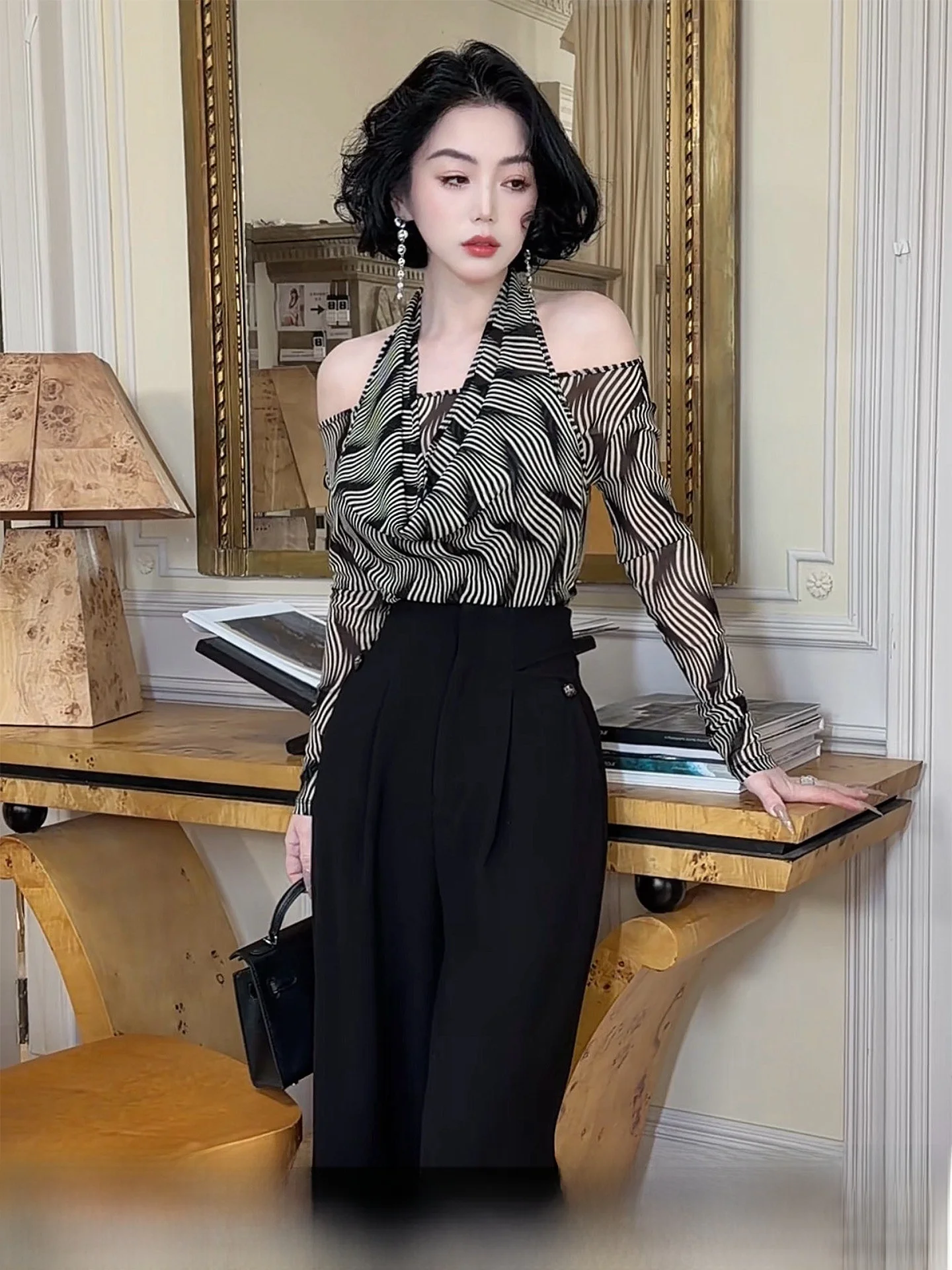 

LYXJ Chris Geometry: Новая женская элегантная приталенная рубашка в полоску с V-образным вырезом, длинным рукавом, вязаная, высокоэластичная, весенняя коллекция