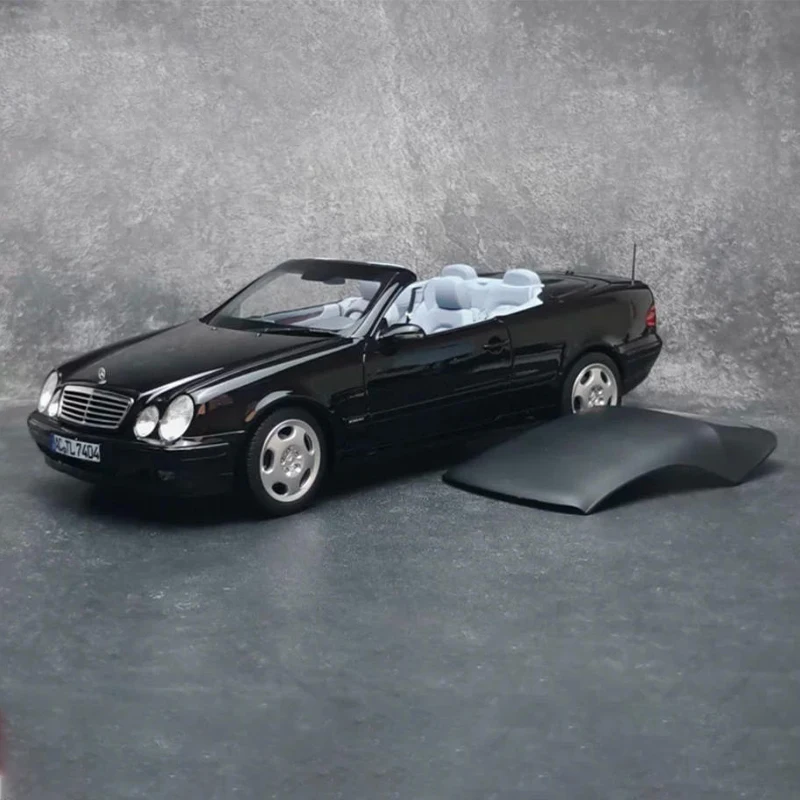 1:18 Scale CLK-CLASS Cabriolet 2000 Simulation Alloy Car Model Static Display Collectible Toy Gift Decoration Souvenir