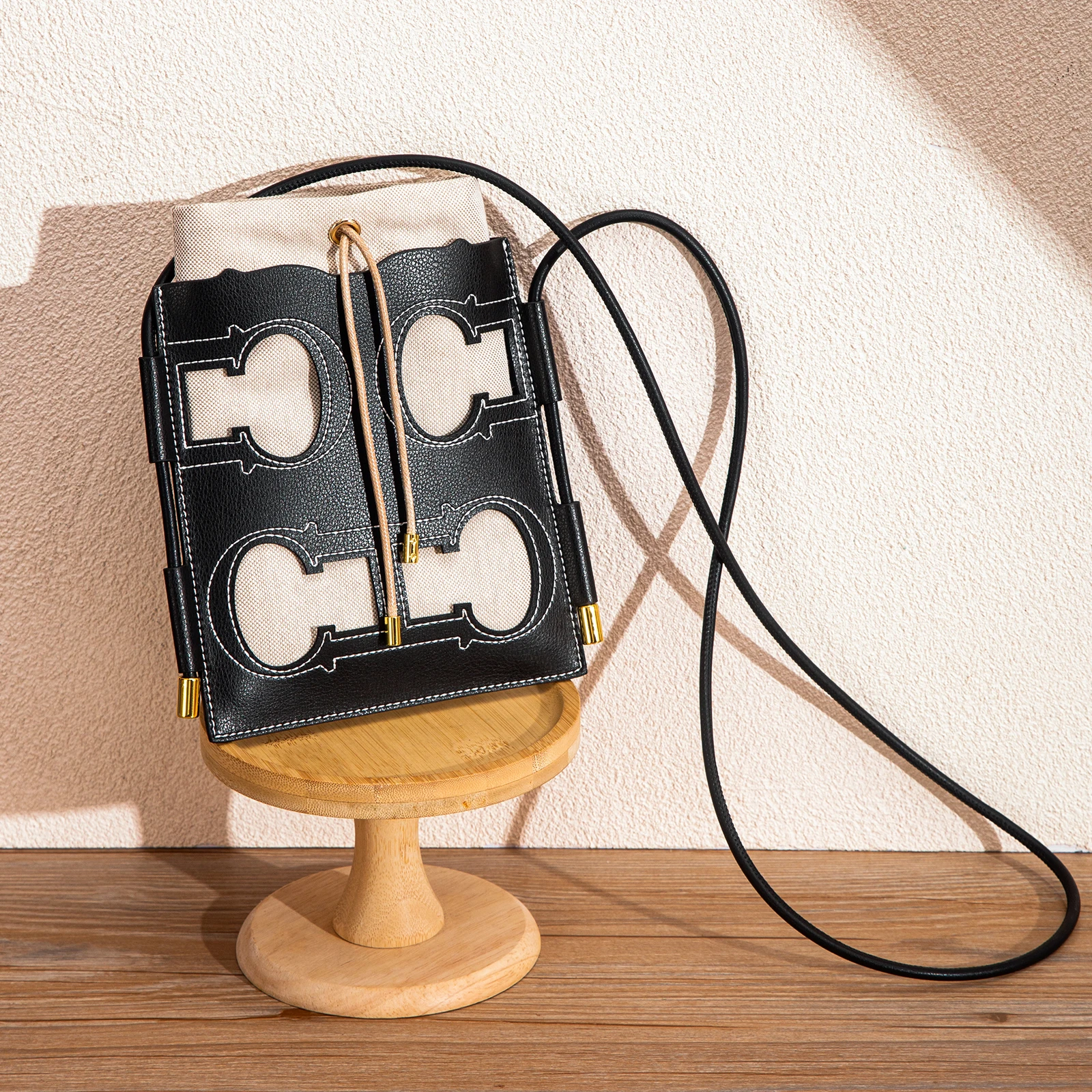 

CHCH Women's Boston Bag Autumn New Simple Brown Shoulder Bag High Quality Texture Handbag yua CHCH Women's Mobile Phone Bag 202