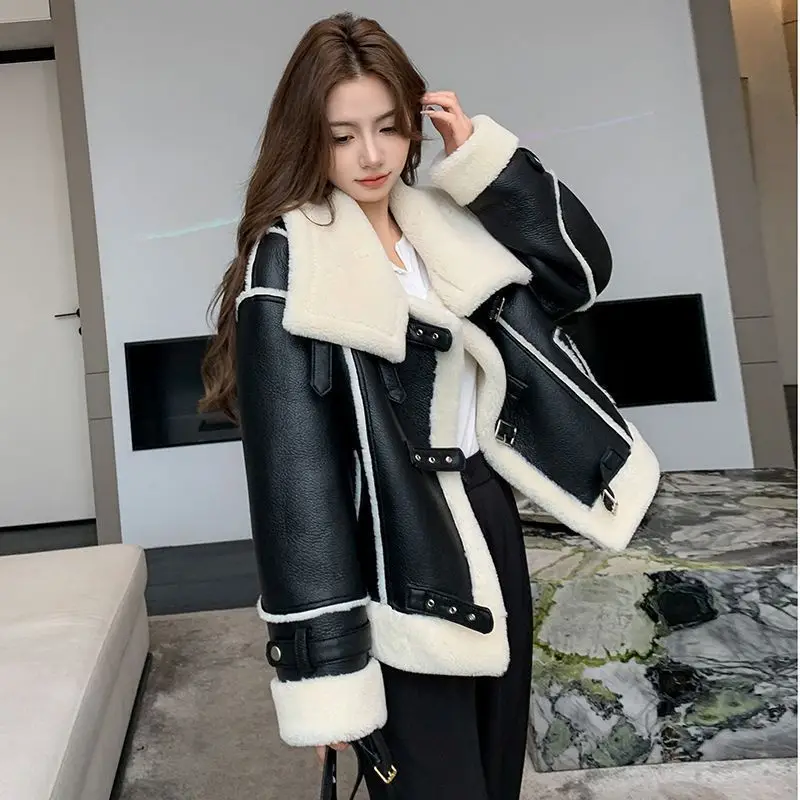 Autumn 2023 Winter New Fur One Women\'s Fur Short Leather Overcoat Korean Loose Composite Thicke Warm Lambswool Coat Outerwear